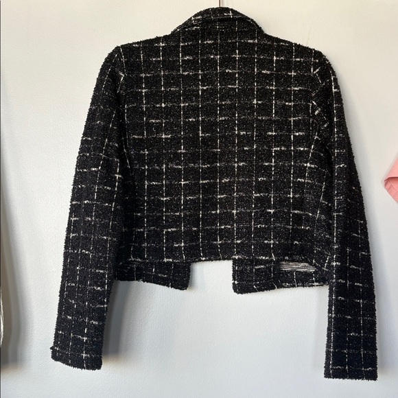 Tweed Chanel-style Black and White Cropped Blazer w Collar Plaid Pattern - Picture 7 of 8